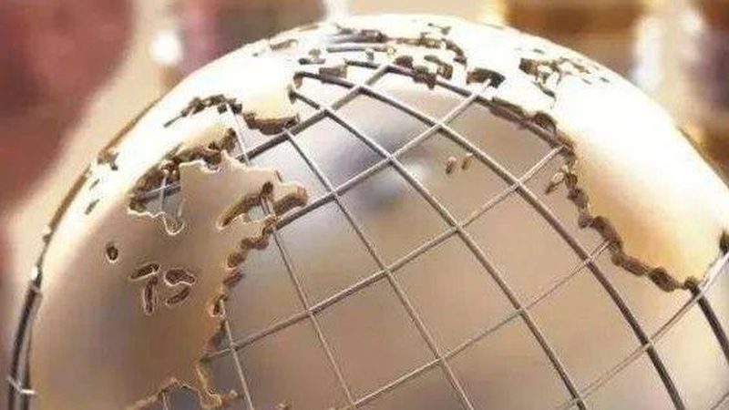 以下是一些上海地区代账公司的收费标准，仅供参考：